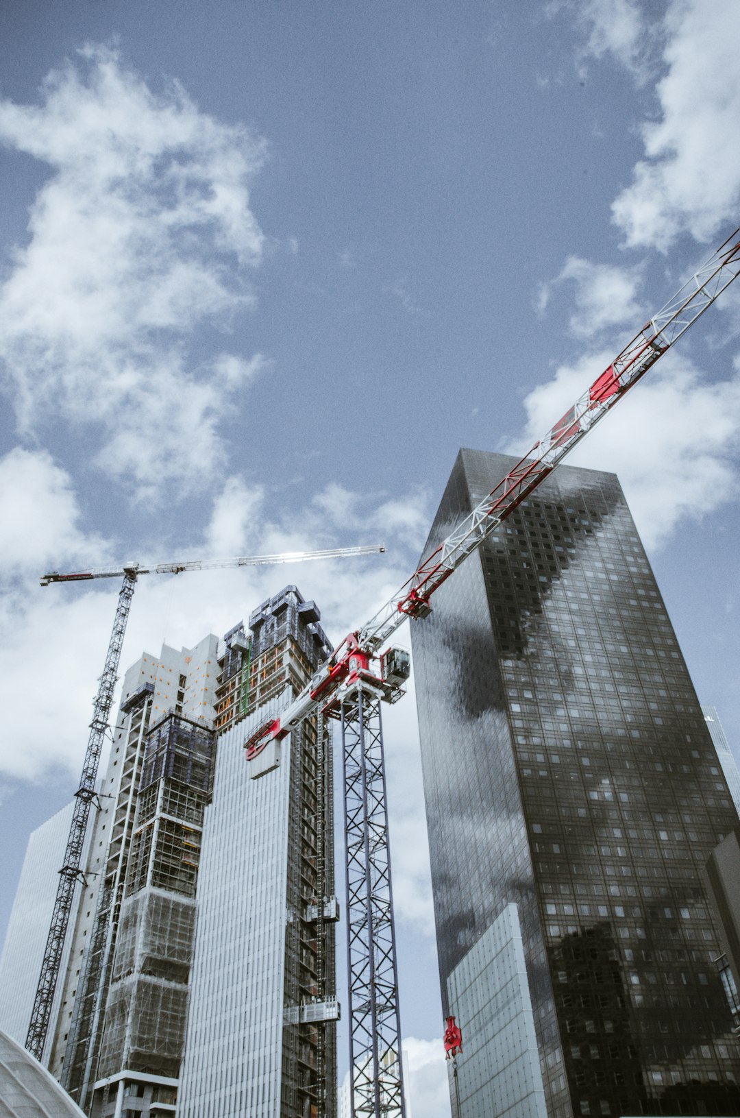 grey-concrete-buildings-vm2v1lohazy